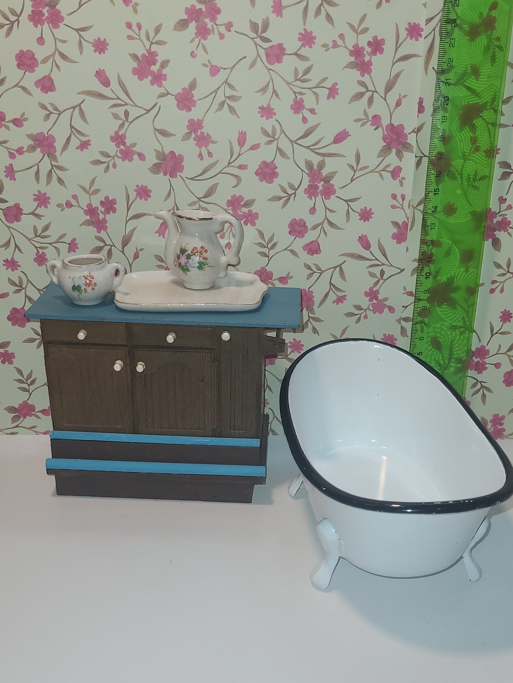Mini White Clawfoot Bathtub and Blue-Trim Vanity Dollhouse 1:9/1:10 scale